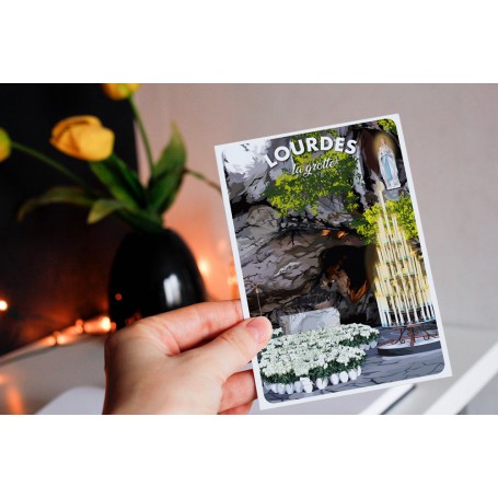 Carte postale de Lourdes - La Grotte de Massabielle